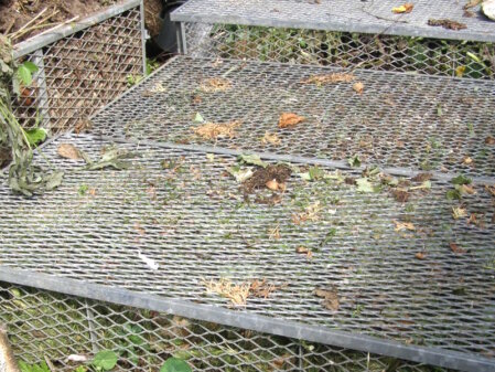 mehrere Gitterkomposter